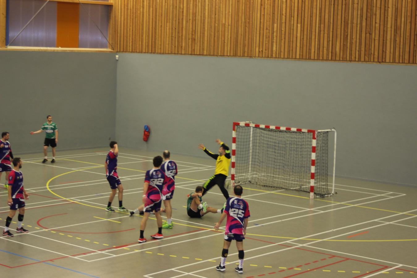 SM1 contre Hirondelle St Yo