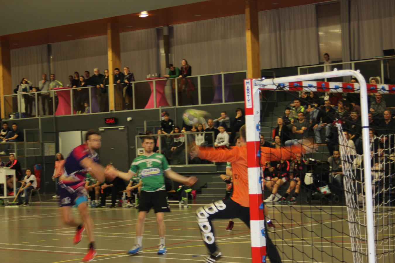 SM1 contre Hirondelle St Yo